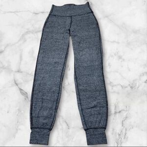 Lululemon Size 2 Gray Align Joggers 28"